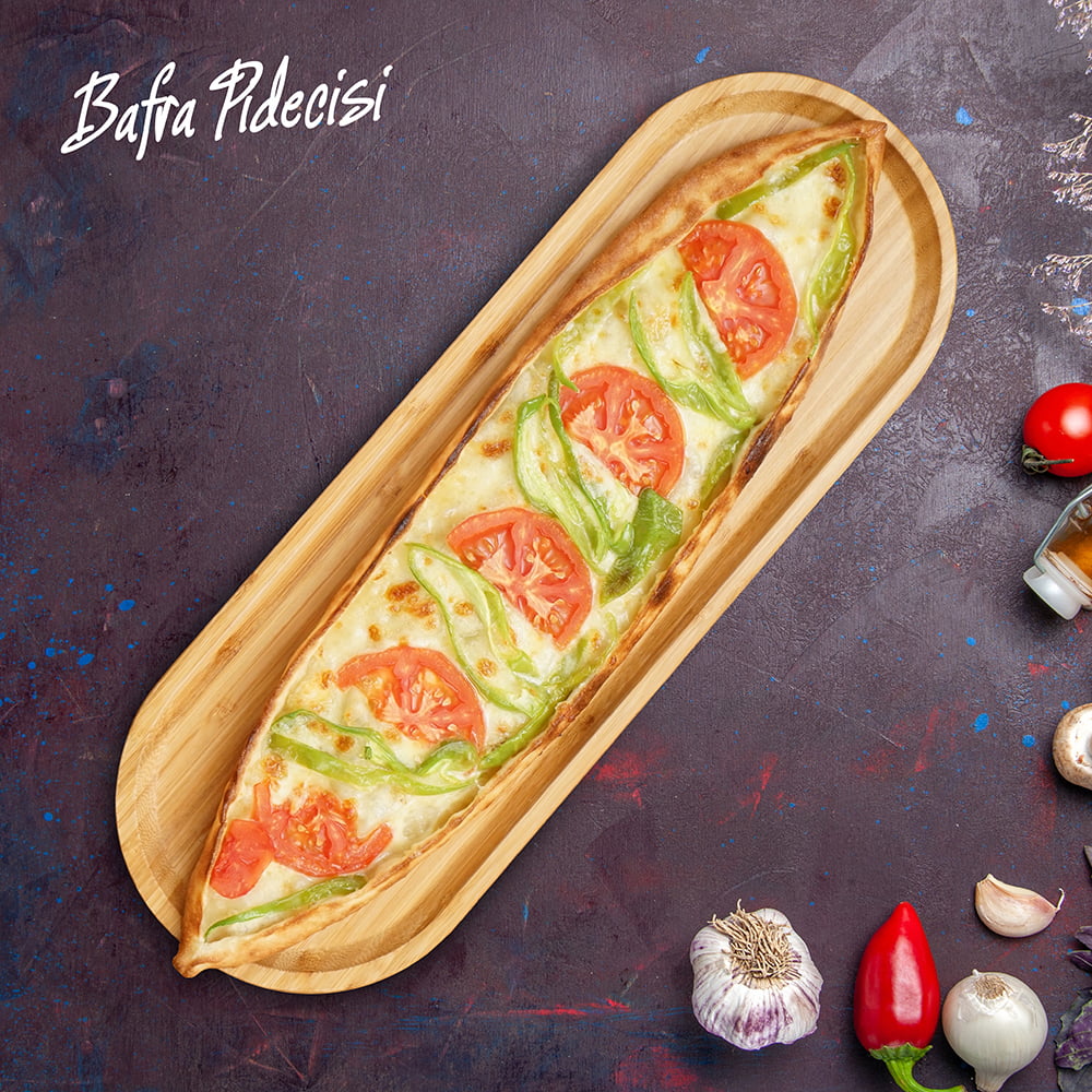 Kaşarlı Domates Biberli Pide